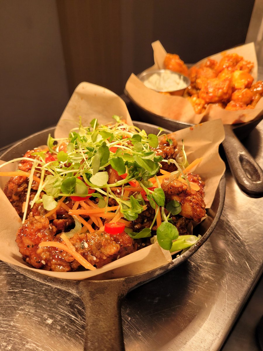 fuzionflavaz's tweet photo. Chicken Wings Thursday 😋 #fuzionflavaz #chickenwings #Wings #RecipeOfTheDay #cheflife  #Thursdaymotivations #sellout #fusionfood #fusionchef #foodies #cuisine https://t.co/Q04BqVh62b