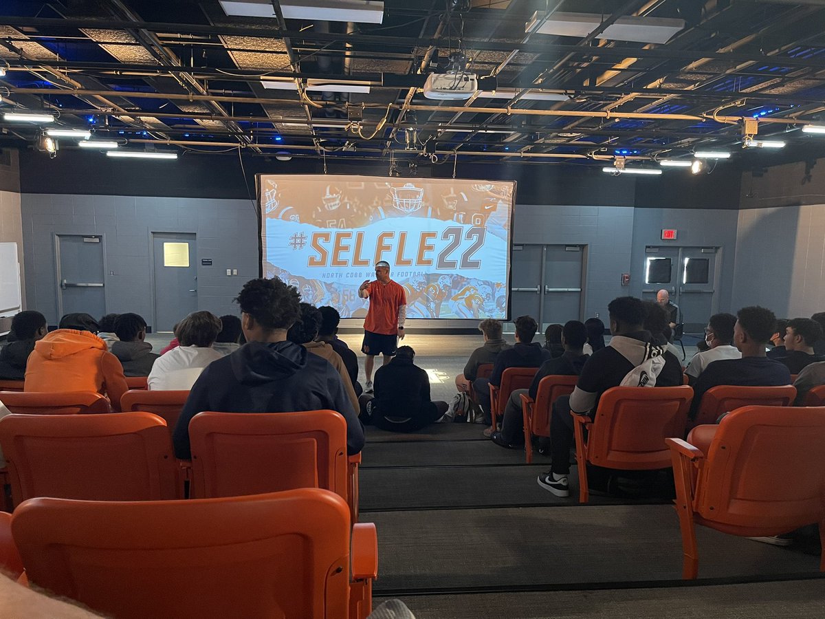 northcobbOLine's tweet photo. Always a blessing when @dallaswhite shares some #SELFLE22 inspiration to the #NCobbFam in our @NCWarriorsFB Player Development time. #riskmore #reflectmore #investinwhatwilloulastyou https://t.co/Q8pWM57OZL