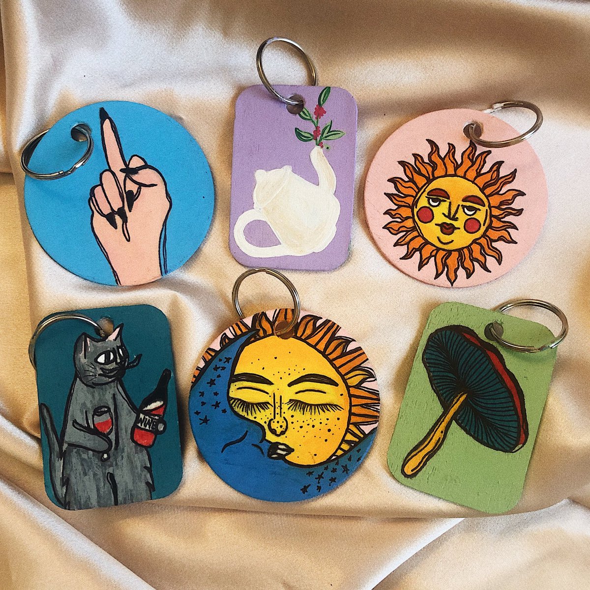 $15 keychains 🤍🤍🤍