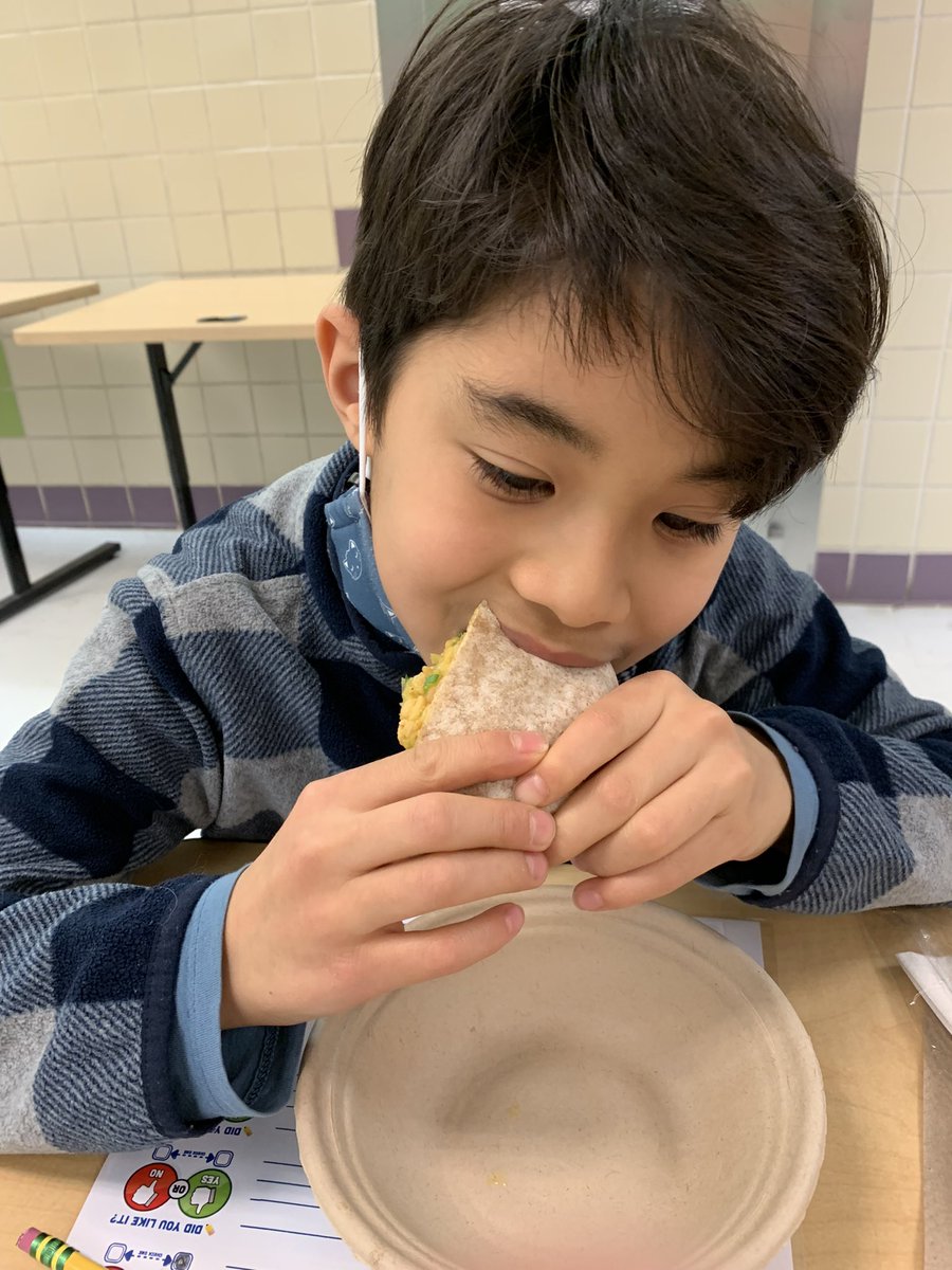 PS244Q's tweet photo. Plant based food tasting today!  Plant based Chickn nuggets, vegan burger, vegan “egg” salad.  Huge positive response from kids! @NYCMayor @CoolSchoolFood @NYCSchoolsD25 https://t.co/9vihTnbegD