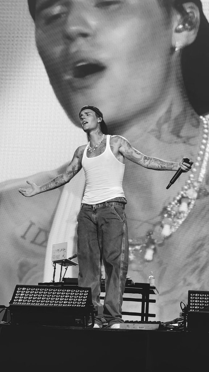 biizzrauhl's tweet photo. 1 DAY LEFT 🤍⏳ #JusticeWorldTour https://t.co/FE2IhzWoqn