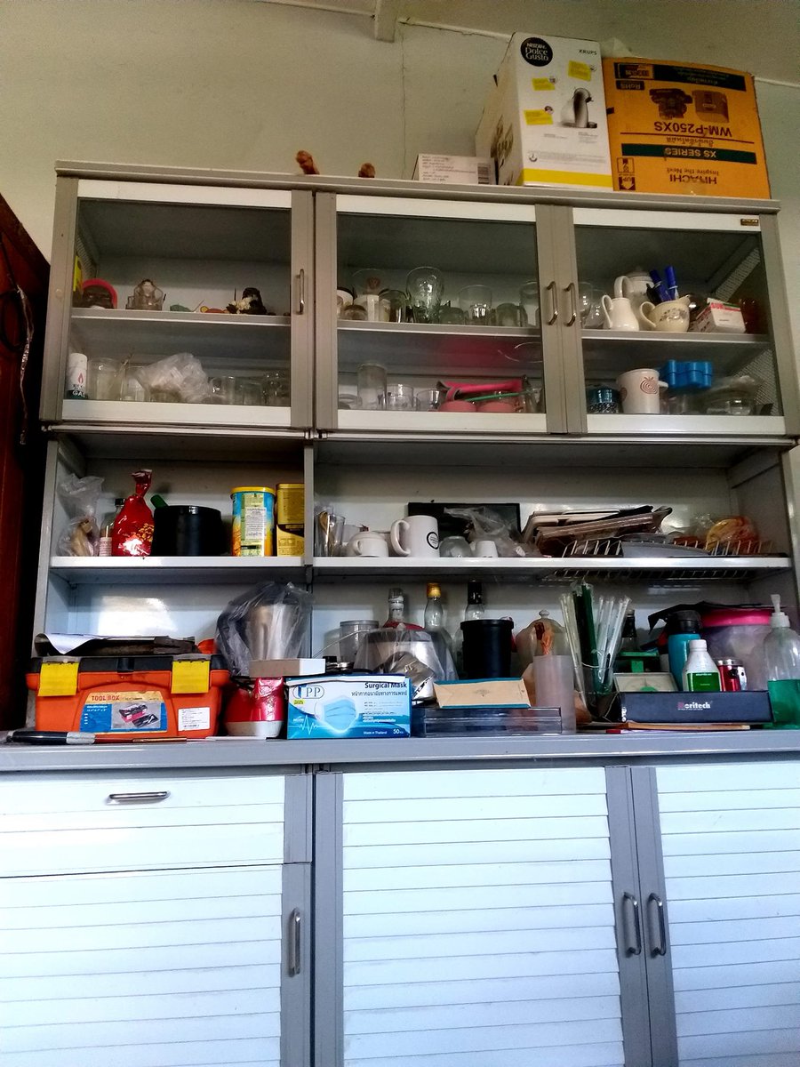 There is no cat in this image (@thereisnocat_) on Twitter photo 