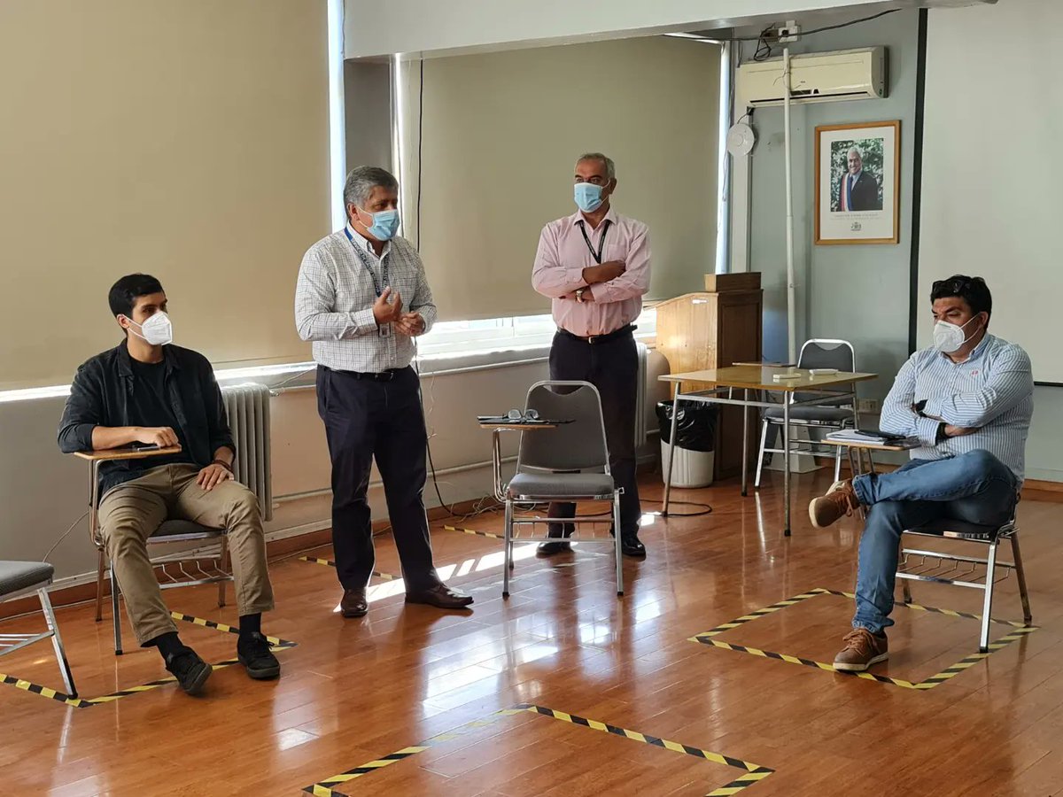 ssaludlosrios's tweet photo. ▶️ Esta mañana el director del Servicio de Salud Valdivia, Víctor Jaramillo, se reunió con el equipo de Inversiones de la institución para coordinar acciones y revisar estado de iniciativas.

#valdiviacl #ElRanco #LosRios https://t.co/wEaiGjFTpg