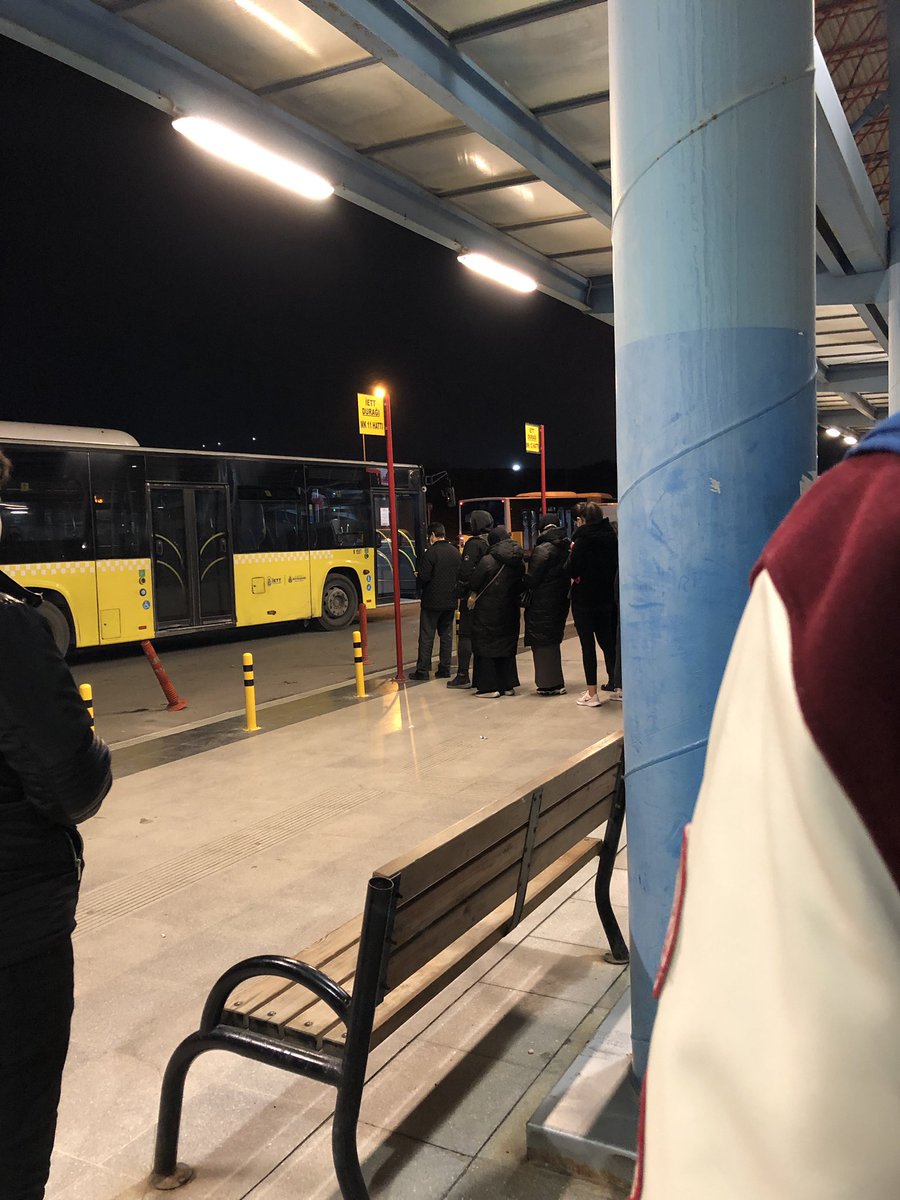 Her zamanki gibi 20:06 kalkışlı otobüs yine yok. Mk11 hattı, Olimpiyat istasyonu, Başakşehir. <a href="/ekrem_imamoglu/">Ekrem İmamoğlu</a> <a href="/iettdestek/">İETT Destek</a> @ibbBeyazmasa