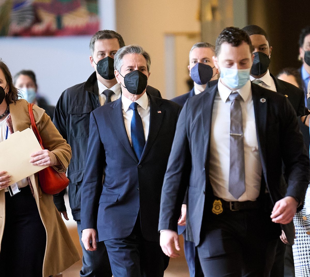 pass_blue's tweet photo. #Blinken arrives at #UNSC 

"As we meet today, the most immediate threat to peace &amp; security is Russia's looming aggression against Ukraine...a moment of peril"

@Blinken @POTUS @StateDeptSpox 
Pix: @penneyjsp 
https://t.co/I2z0aULPaO
[catching up on mtg after Twitter was down] https://t.co/KUEmG1sm7d