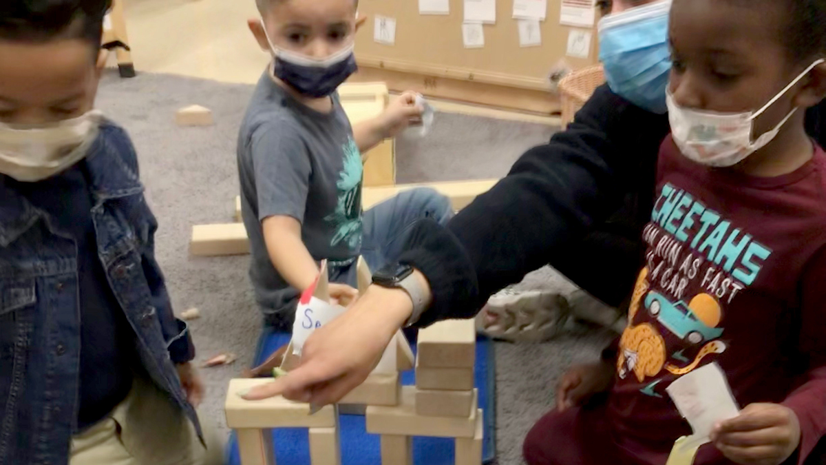 PreK4SA's tweet photo. CAMPUS CANDIDS!
What does "play-to-learn" mean? It teaches creativity, problem-solving, collaboration, planning & builds lifelong executive function skills. Here is it in action. Students are recreating SeaWorld with blocks!
πΈ Ms. Medrano & Ms. Ortegon
#earlyeducation #samoms https://t.co/MtcqAQl43q