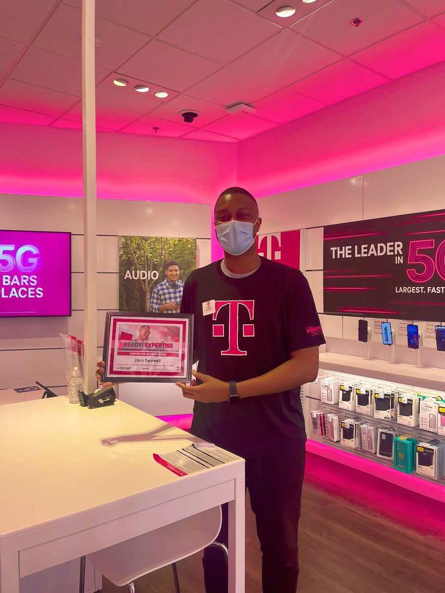Shoutout to this guy right here for getting CERTIFIED this morning! ✨🤞🏾🤞🏾 Great Job Chris you’ll be an amazing Mobile Expert 👑 #CapitalDNA 🧬🧬
