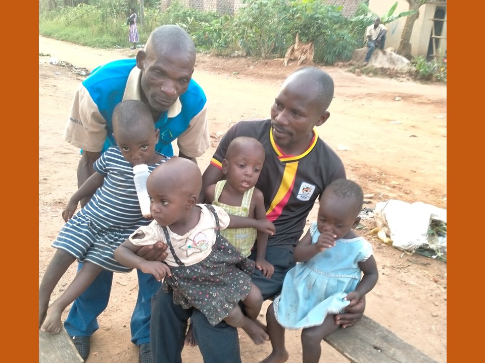 QuickenTrust's tweet photo. QUADS CAN BE A HANDFUL!
You need eyes in the back of your head if you have Quads and you live alongside a busy local road.

Because of your support the Quads have done well. 

However, their donations have now run out.

find out more...
https://t.co/h0NDCUoHLZ https://t.co/eb9uA6dQWg