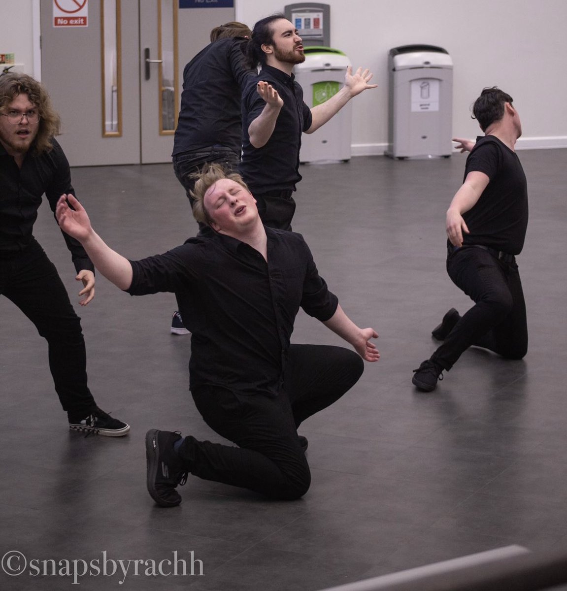 ULMusicals's tweet photo. Our last Small group of our winter showcase was Hard to be the Bard from something Rotten Tim Peverill, Phillip Holmes, Alexander Hannam, Will Smith and Nathanael French.

Photographer: Rachel Williams
Choreographer: Georgia Smith
Musical Director, Video Editor: Valerie Arindra https://t.co/R2dfTy1QGk
