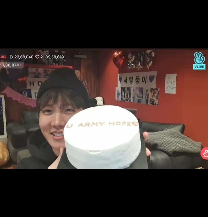 cyphercafee's tweet photo. Happy Birthday To the one who's my happy charm! My inspiration! I love you hobi! @BTS_twt
🥺💜#happybirthdayjhope #uarourhope
#HopeRightHere #EternalHope 
#FebruaryMiracle #PrideOfGwangjuDay #uarmyhope 
#제이홉이란_사랑으로_수_놓아진_별
#내_파란_꿈속에_호석_담을래 https://t.co/A9DM3BmV2K