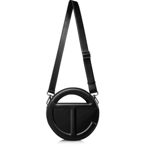 mefeater's tweet photo. #MEFDiscussions Yesterday it was announced that the new Telfar Circle Bag retails for $567. What are your thoughts on this? ✨ https://t.co/C1ZZQ0Yt2H
