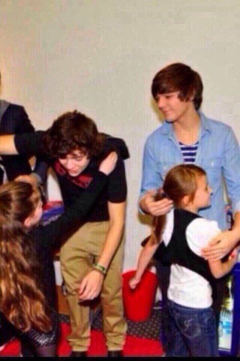 ઇઉ. (@iarrysuits) on Twitter photo 