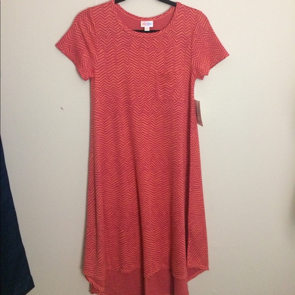 LisaHow166's tweet photo. So good I had to share! Check out all the items I'm loving on @Poshmarkapp #poshmark #fashion #style #shopmycloset #jessicasimpson #lularoe: https://t.co/bjfaFGWPqf https://t.co/bLaQ72e64V