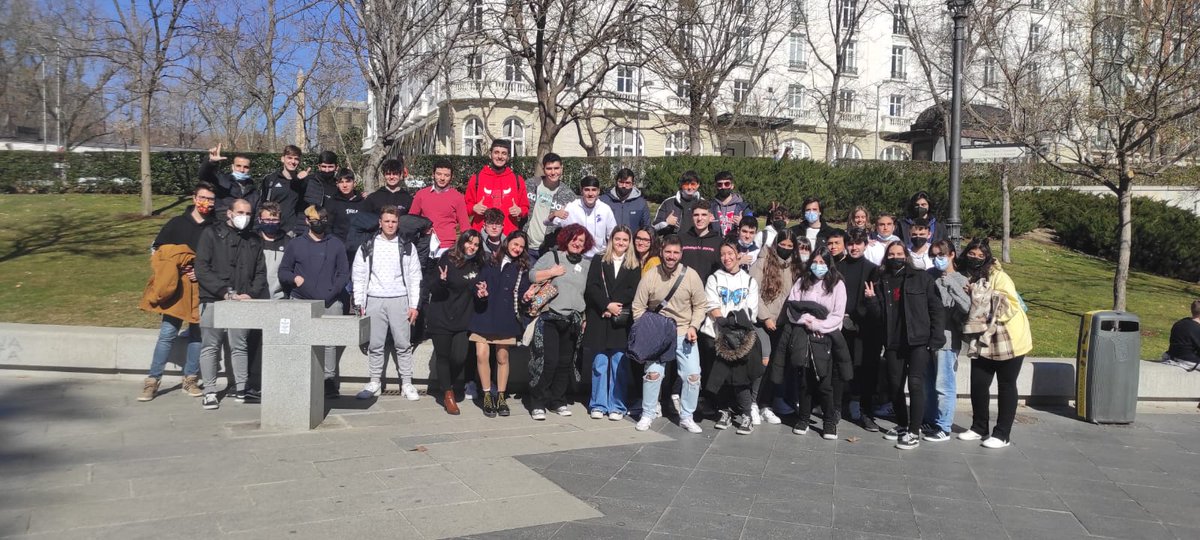 IESCanadaRealValmojado tweet media