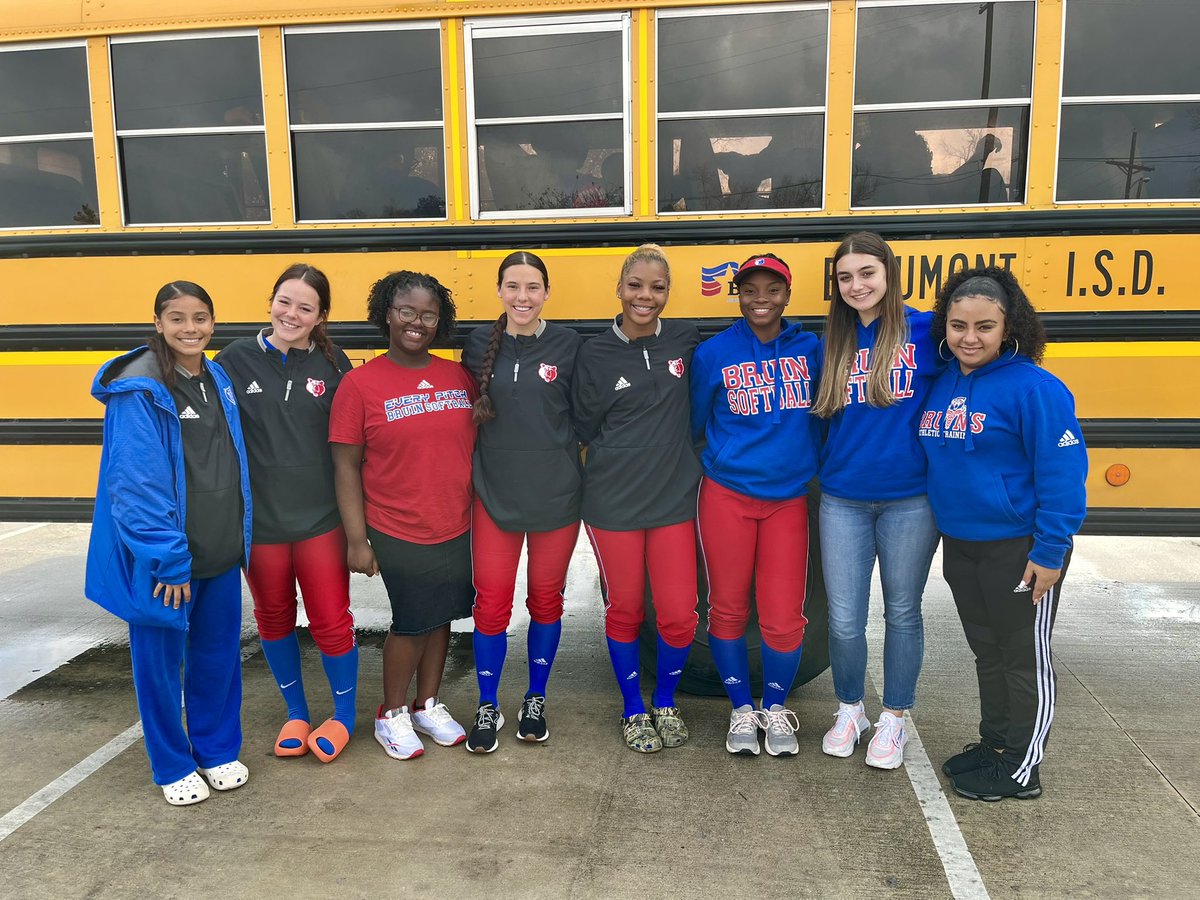 Last first road trip for our seniors…Crosby Tournament here we come!
#LTS