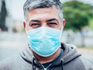 institutBadal's tweet photo. L'ús de la mascareta ha agreujat el síndrome de l'ull sec, ja que el flux d'aire calent i humit puja cap amunt i accelera l'evaporació de les nostres llàgrimes, provocant irritació.
També aquests mesos d'hivern, el vent, la calefacció interior i fer ús continuat de pantalles...⬇️ https://t.co/rQd6prZ8fU