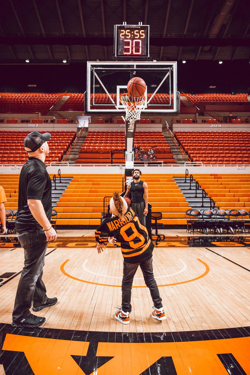 OSUMBB's tweet photo. Honored to have our friends from @osucvc join us for practice yesterday. 

We hope they had as much fun as we did. 

#NewEra I #GoPokes https://t.co/5SWC1vfYAW