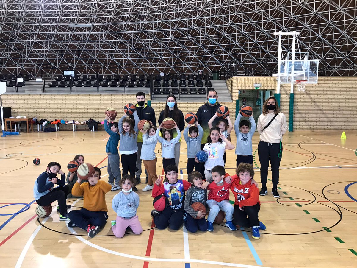 RTGirona's tweet photo. El programa d'escoles de bàsquet visita @CBPALAFOLLS 🏀 https://t.co/1o2SCBh0Jh