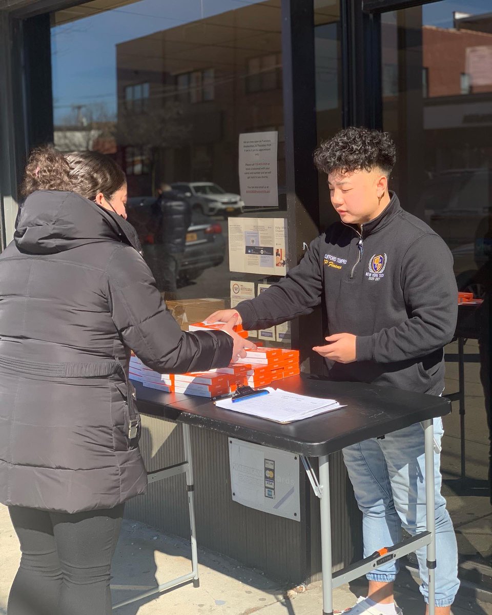 Fernandez4NY's tweet photo. #NatPack distributed home test kits from our district office earlier this week.
#InThisTogether https://t.co/eIpBwDCEyT
