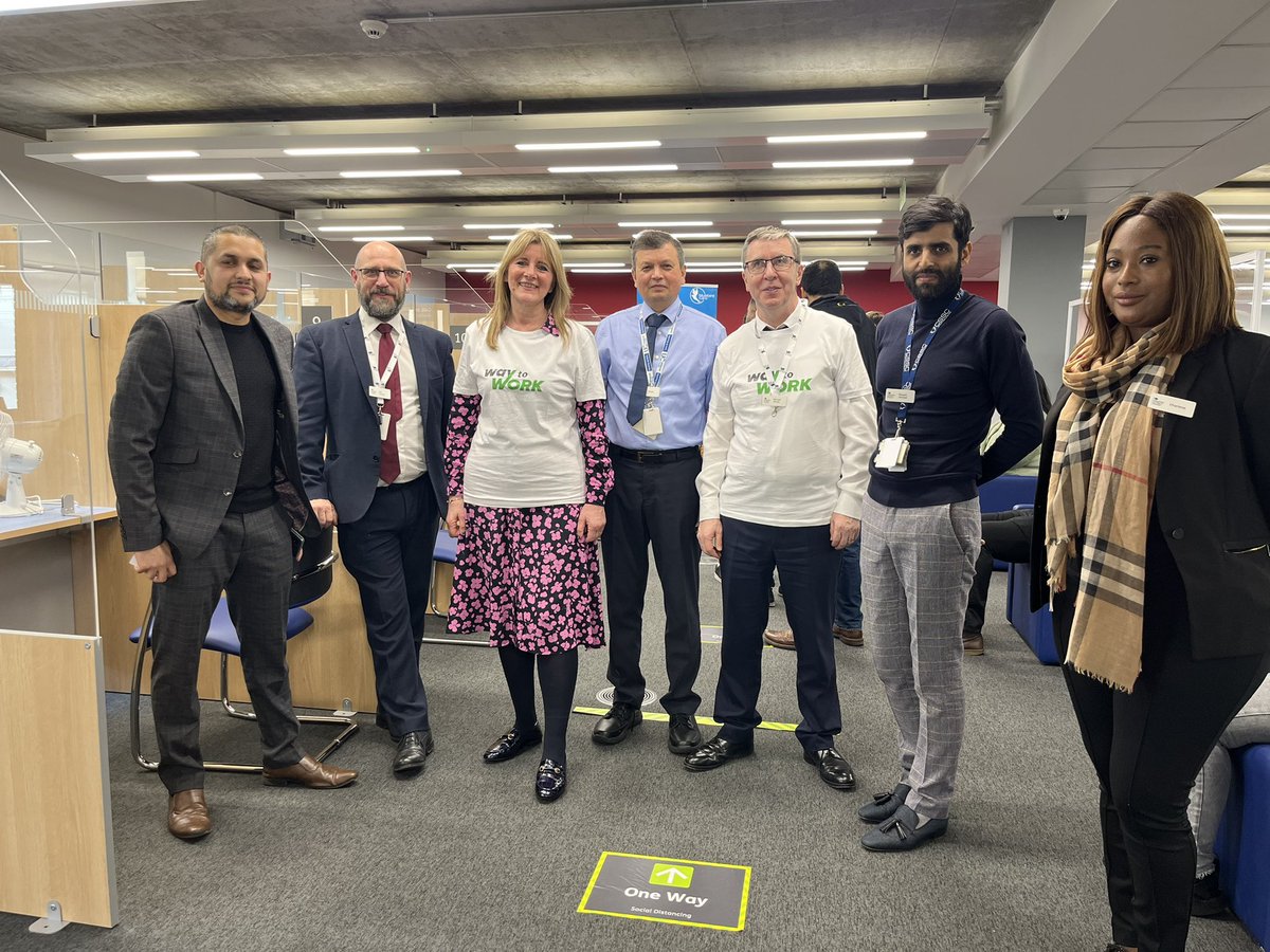 Really enjoyed my time at Hackney Hillman St today to see #WaytoWork in action with our Work & Health Services DG, Karen. Great to see our #WaytoWork Gamechangers around the office, all geared up to talk to customers about work. #PlanForJobs