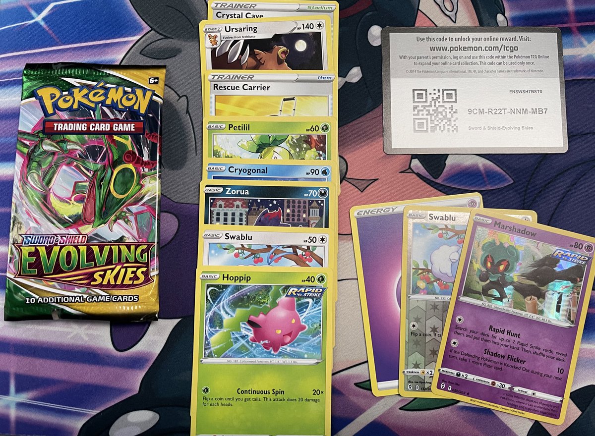 CaughtemallM's tweet photo. Gonna pick a different pack each day and post the pulls. Code card is free. If you have a bag holding for shipping and need any of the cards pictured comment BAG and I’ll toss it in. #apackaday https://t.co/QHXQxG0osK