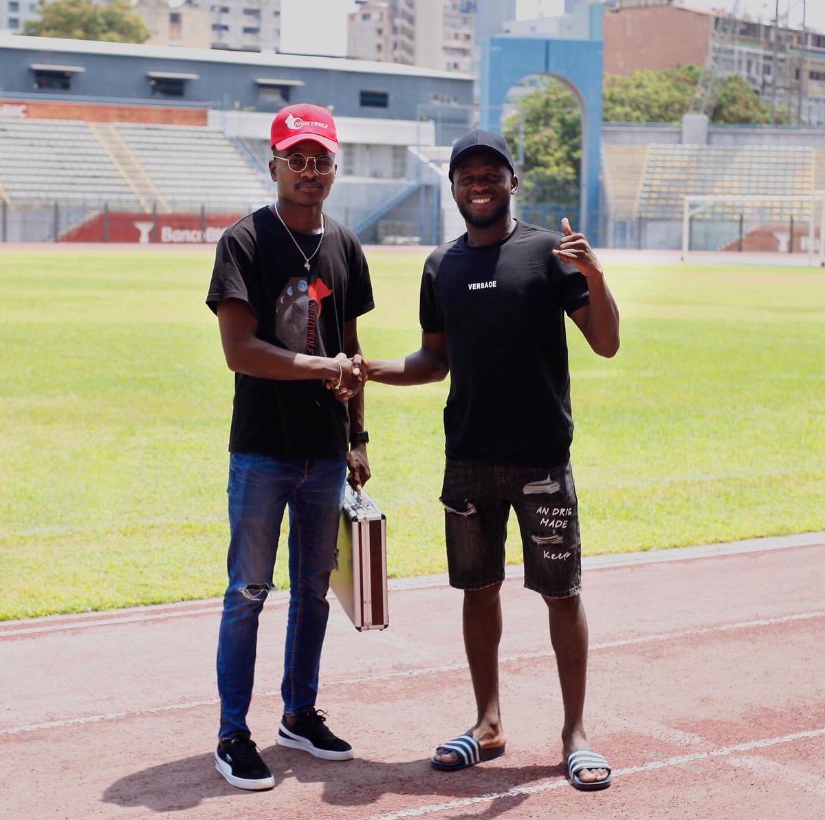 NIGHTWOLF_ofc's tweet photo. É com muito prazer que anunciamos, a nossa primeira contratação 🤝 da história, com o atleta Naigel Alexandre jogador de futebol do Inter Clube no Campeonato Angolano [Girabola]. Coisas boas vêm acompanhando.
NIGHTWOLF 🐺🌙
Always Going Up. 🚀 https://t.co/RIIPcY2Ni4