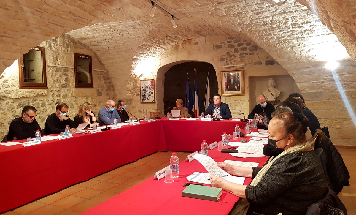 LIVE | Séance publique du Conseil municipal de #SaintBrès 🇨🇵
Parmi les points à l'ordre du jour votés à l'unanimité par les élus : 
🌳 Participation à l'opération 8000 arbres de <a href="/Heraultinfos/">Département de l'Hérault</a>
🏘 CRAC 2020 de la SERM (bilan de la ZAC Cantaussel)
Le PV bientôt disponible en ligne.