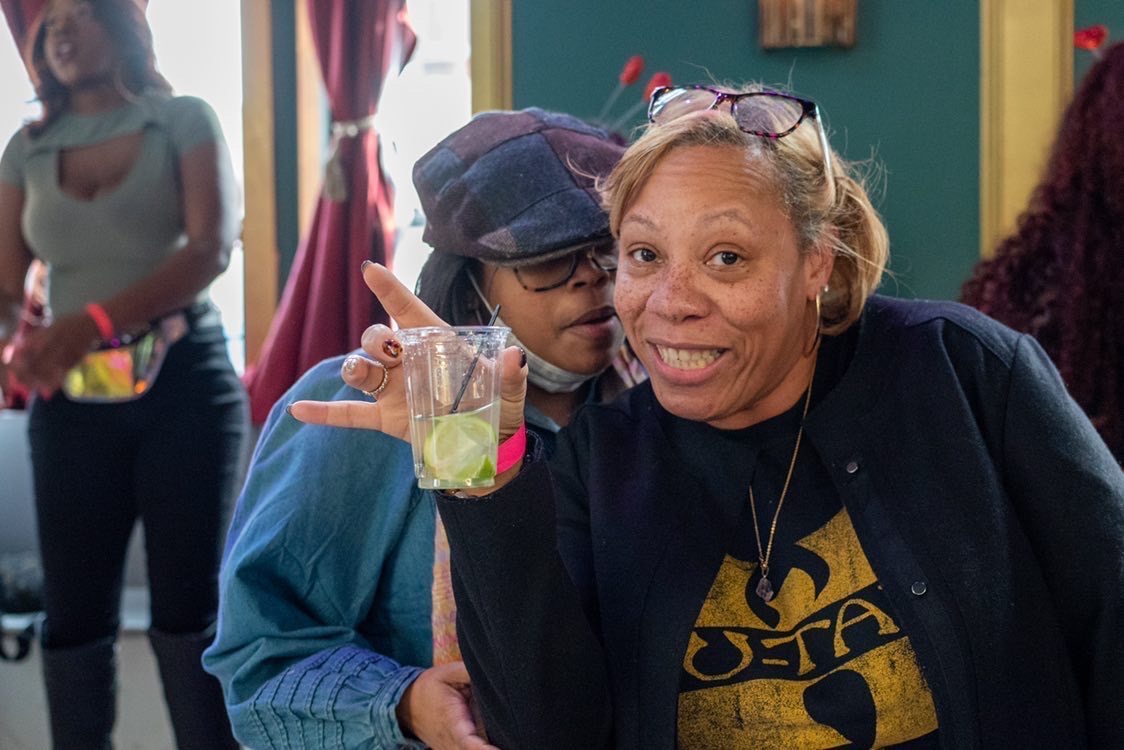 regmopromo's tweet image. Thank you all for the dope energy last week and the support. If you missed the I Love U Street bar crawl love fest, here are some photos. Live vicariously. Stay tuned for the next episode. #regmopromo #loveubarcrawl