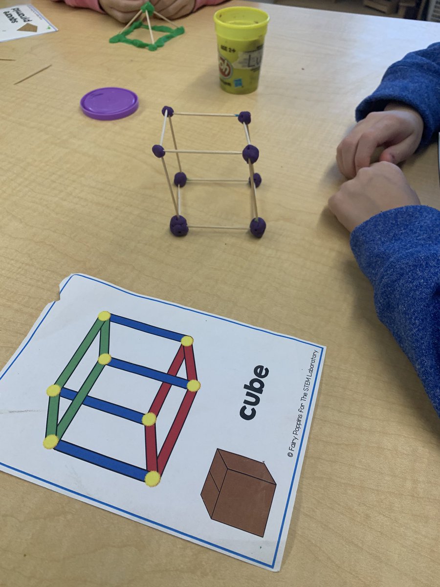 flemingVSB's tweet photo. #MaplePod learning the 3D shapes. Did you know your 3D shapes in Kindergarten? https://t.co/EJmY4YxgHL