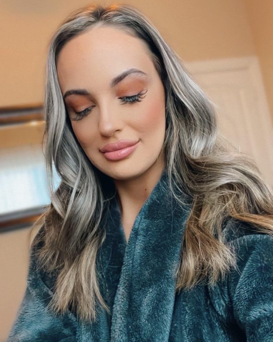 Felt cute with my new hair ! 💕 https://t.co/txWwE1epCK