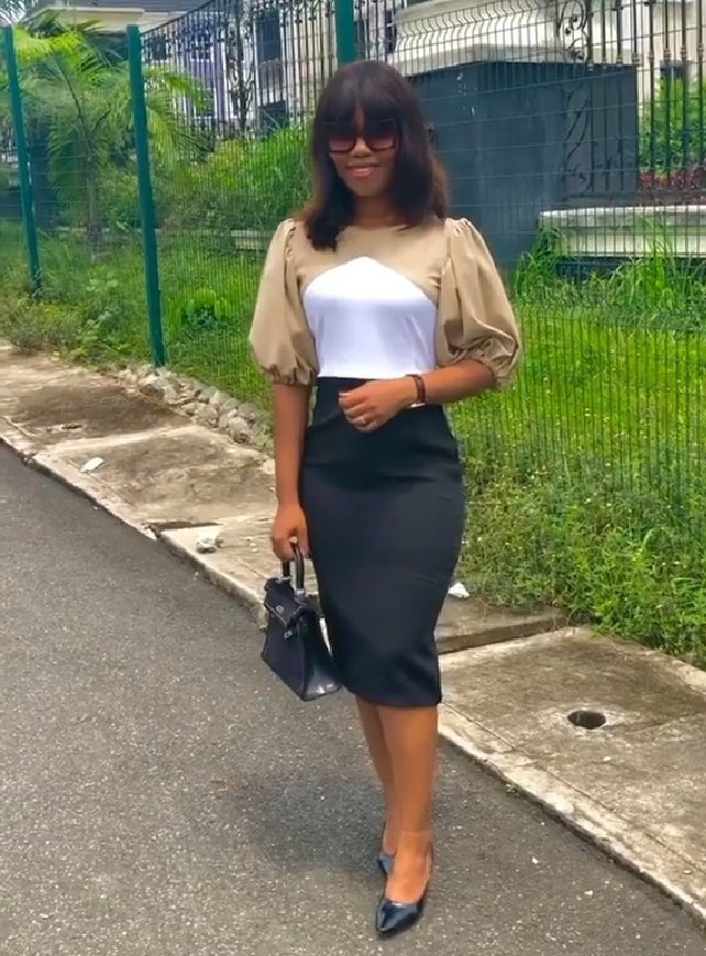 UHUB_NG's tweet photo. N5,500 CAN CHANGE YOUR WARDROBE

YOU GET

1. FREE DELIVERY ON ALL YOUR ORDERS.

2. FULL REFUND IF YOU DO NOT LIKE YOUR ORDER.

3. THE MORE YOU BUY, THE LESS YOU PAY.

1 gown - 6,500

2 gowns - 6,000 each

3 gowns - 5,500 each

DM/WHATSAPP: 08137035427

Please RT 🙏 https://t.co/DiiGrT0pUe