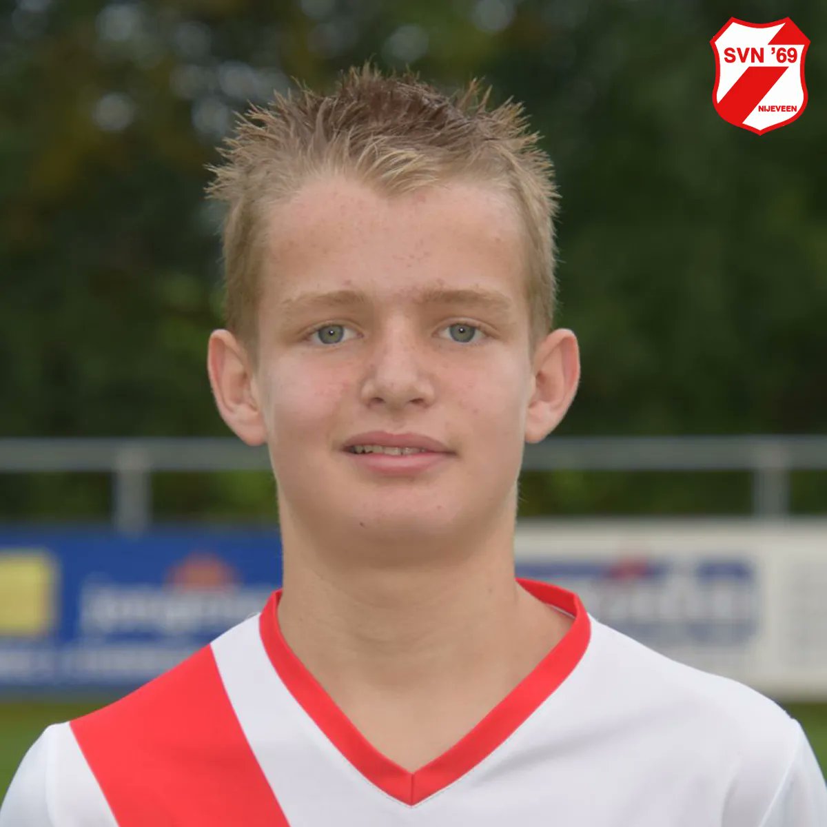 💬 "𝘐𝘯 𝘩𝘦𝘵 𝘦𝘦𝘳𝘴𝘵𝘦 𝘬𝘸𝘢𝘳𝘵𝘪𝘦𝘳 𝘴𝘤𝘰𝘰𝘳𝘥𝘦 𝘪𝘬 𝘥𝘦 1-0, 𝘮𝘢𝘢𝘳 𝘩𝘦𝘵 𝘸𝘦𝘳𝘥 1-1.", vertelt Daan Oudshoorn over de competitiewedstrijd van 12 februari. Benieuwd hoe dat afliep? 👉 bit.ly/SVN-verslag-da…

#competitiewedstrijd #svn #svn69 #nijeveen