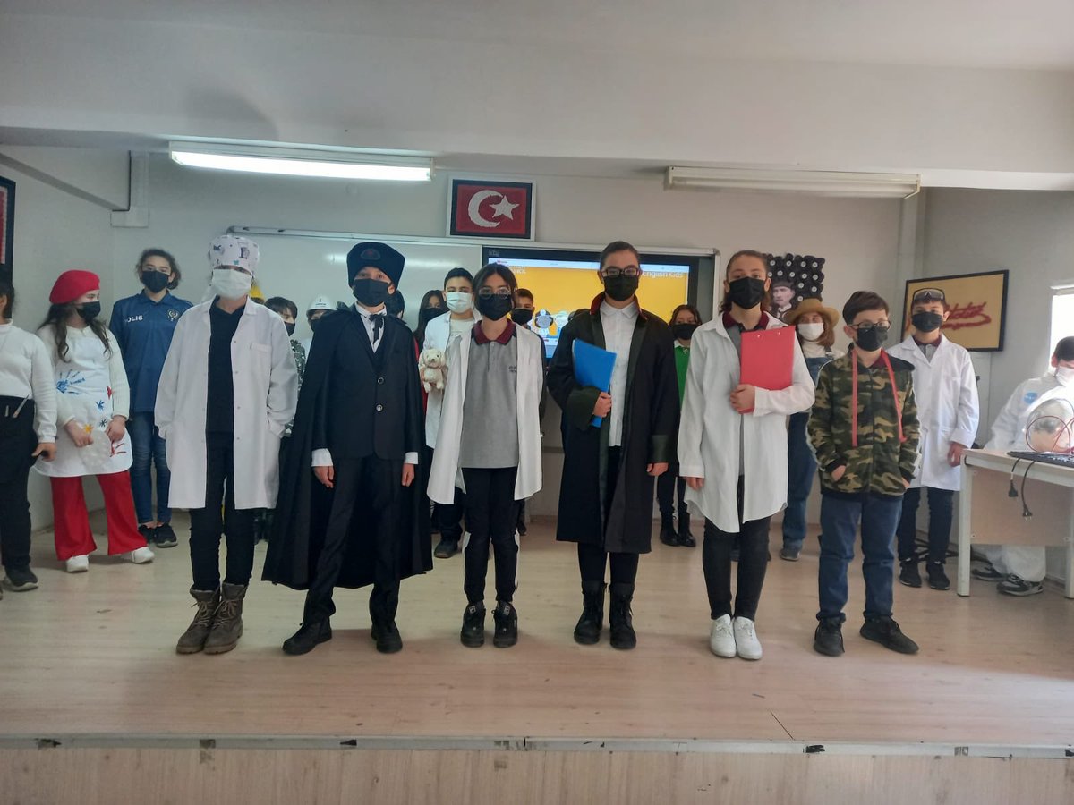 6A sınıfı öğrencilerimizin İngilizce olarak meslek tanıtımı...2
<a href="/mehmetalikatip1/">Mehmet Ali KATİPOĞLU 🇹🇷</a> <a href="/bulent5355/">bülent sevinç</a> <a href="/alpcelalettin/">CELALETTİN ALP</a>