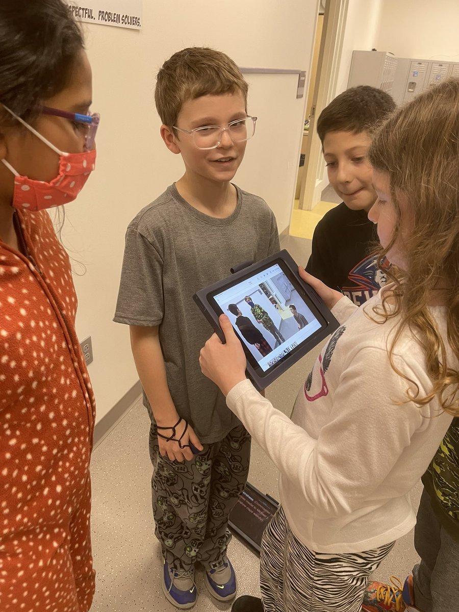mrsjodihetman's tweet photo. We are recording our heroes of the War of 1812 today! 😍👏🏻👏🏻 #History #Heroes #ElementsOfLearning #AcademicChatter @BathElementary https://t.co/GgWdqZjmkV