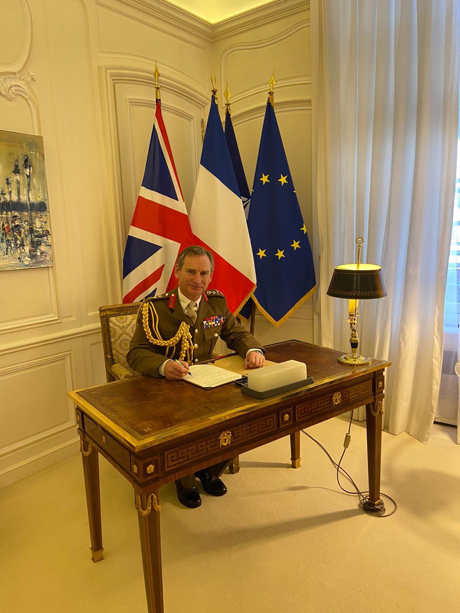 ArmyCGS's tweet photo. An important time to discuss common threats, challenges and responses with @CEMAT_FR in Paris. Stronger together. https://t.co/Pb7h5WOB6v