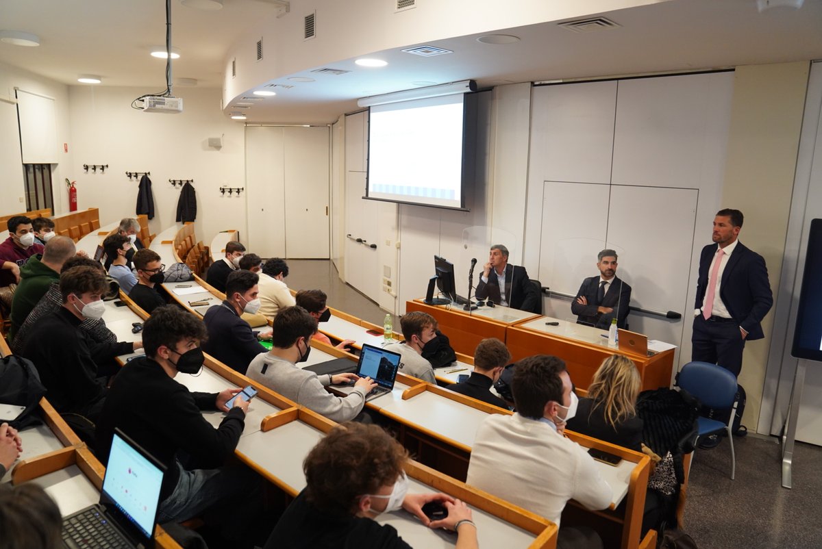 SportLUISS's tweet photo. Al via l'evento promosso da #Academicgym di #Luiss: Dual Career e post carriera dell'atleta. Ospiti dell'evento, Bruno Giordano, ex calciatore e allenatore, Fabio Grosso, allenatore Frosinone Calcio, @Costagliola3, Dirigente AS Luis, Marketing Manager @Italiacamp https://t.co/f31tx8NxwL