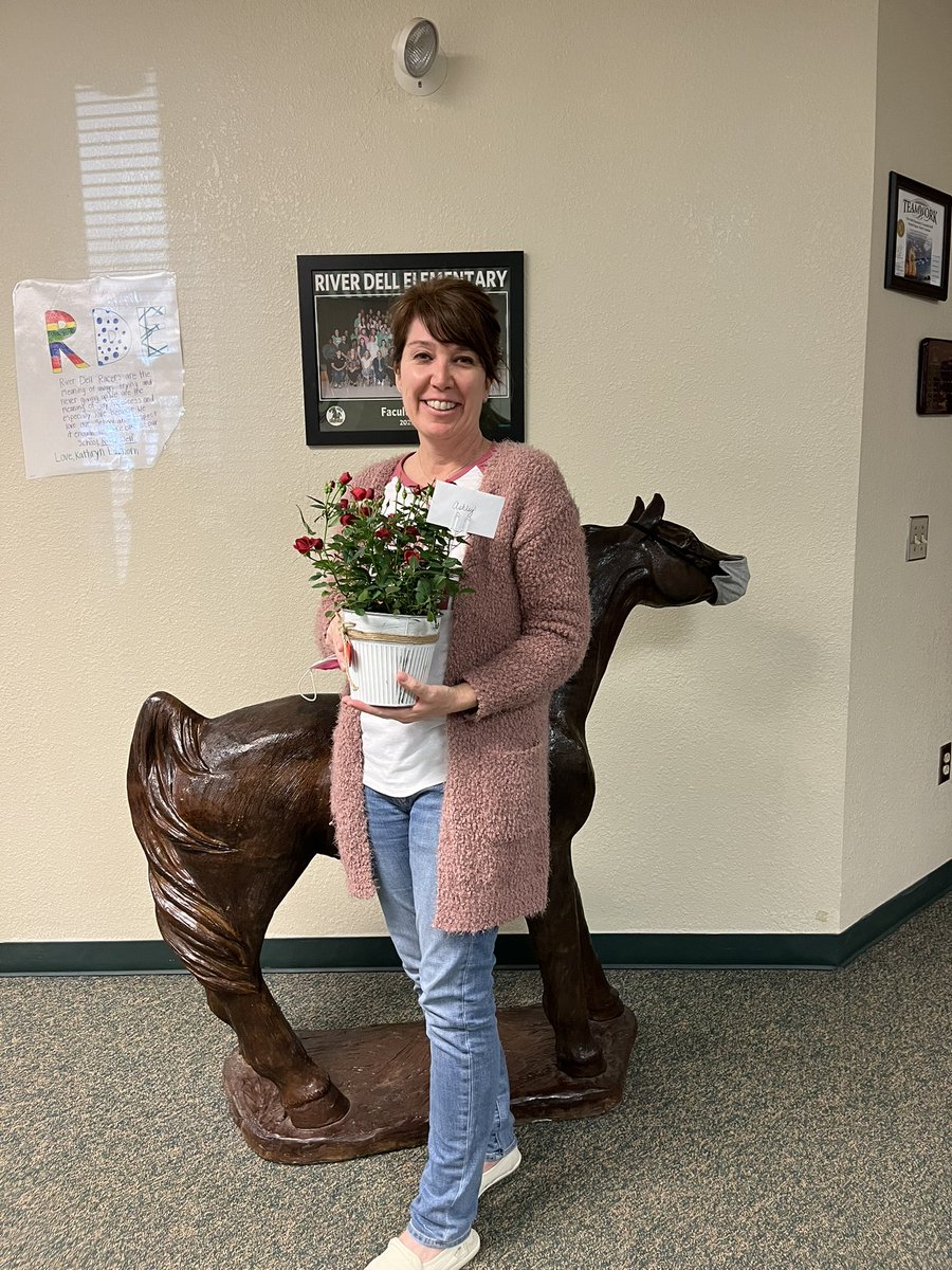 RiverDellRacers's tweet photo. We are thankful for our two AMAZING school counselors!! They do so much for our students, staff, &amp; parents at RDE, and it is so appreciated! Thank you Mrs. Denton &amp; Mrs. Headley Allen! ❤️ https://t.co/T8dksB2w19