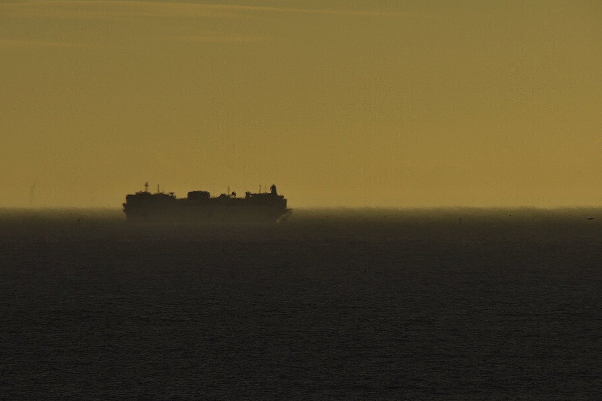 The return of the USNS COMFORT (T-AH-20) 🇺🇸 IMO:7390478 Mercy-class hospital ship. Coming into Norfolk, Virginia after her less than 24 hour cruise. #USNavy #MilitarySealiftCommand #USNSComfort #TAH20 #ShipsInPics