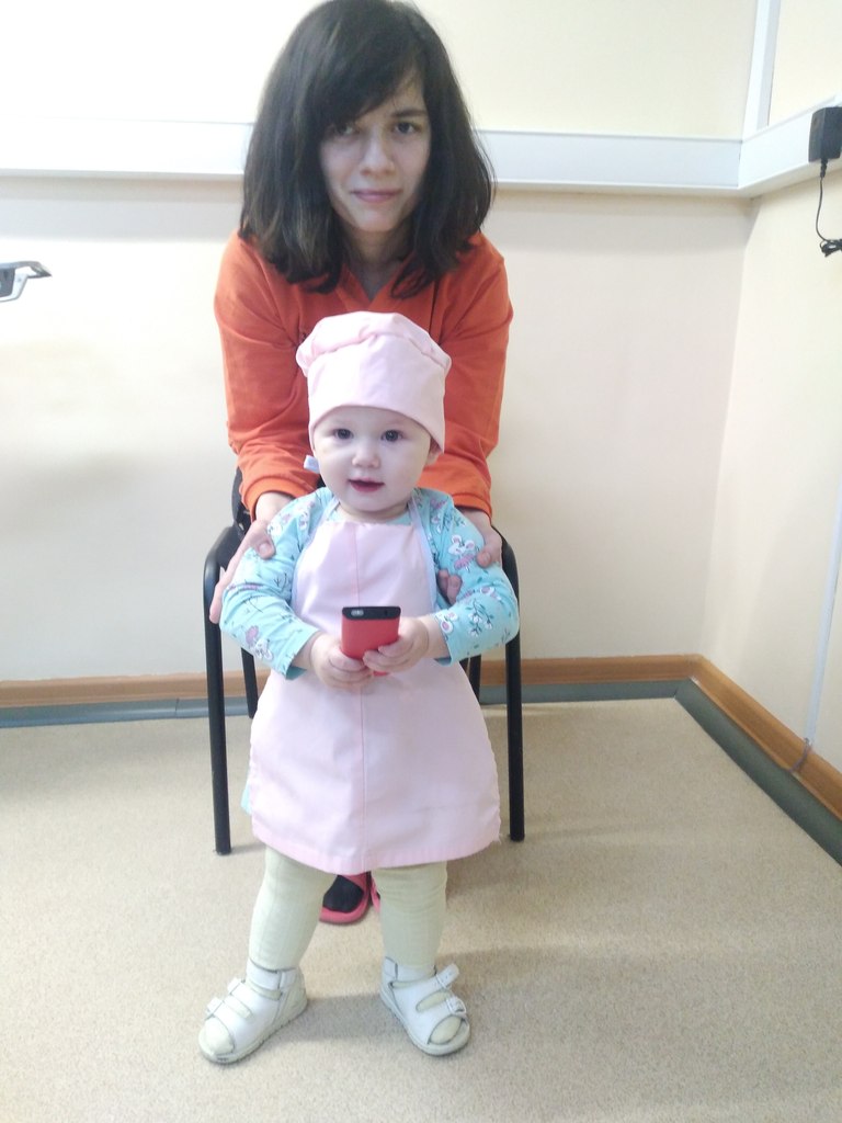 В ГУ ТО «Областной центр социальной помощи семье и детям» продолжаются занятия по рукоделию и изготовлению изделий из ткани с клиентами, проживающими в стационарном отделении социальной реабилитации женщин и детей.