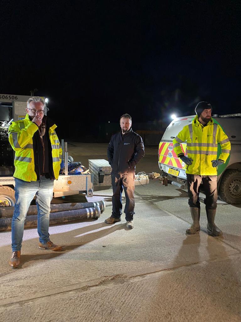JPCurtinClimate's tweet photo. 10/ so just a glimpse inside our prep for #StormEunice - so proud of our guys and girls out there working all hours to keep us safe #loveourheros #TeamEA https://t.co/qkD9kcZfI2
