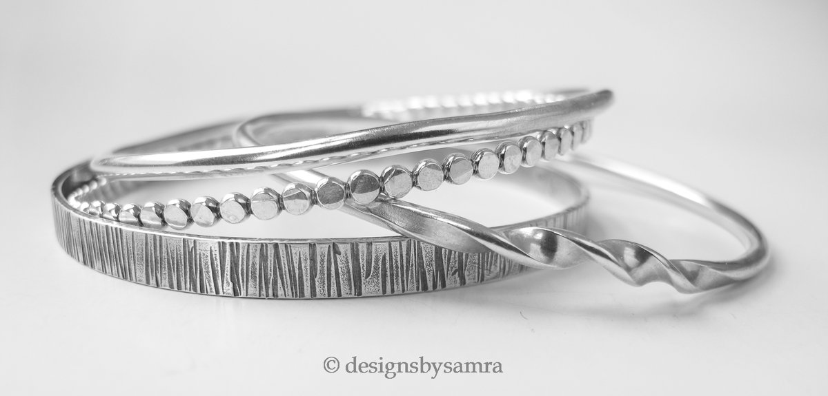 DesignsBySamra's tweet photo. I'm really enjoying my bracelet making journey... https://t.co/qmREaQGNlq