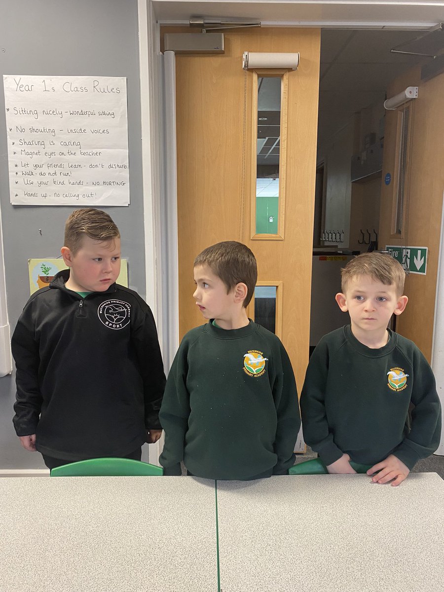 Wye_WPA's tweet image. Today in maths we were comparing heights, everyone thought they were the tallest! #WatersideMaths