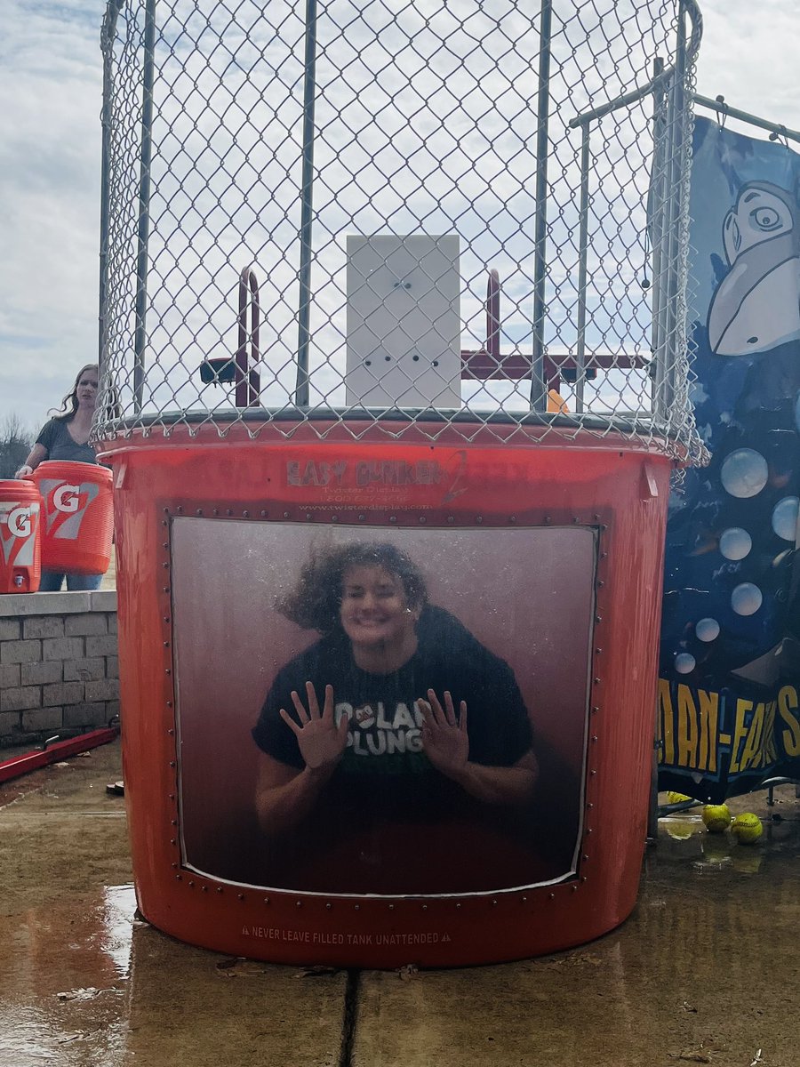 KrUnified's tweet photo. Congrats to @krunlax Coach Logan as our winner for the #DunksTeacher! 💦🥶Shout out to @DanielleTapsco1 and @MrsOttoKRHS for volunteering to jump in for the cause 💦🥶💦🥰 #LoveOurAdmin #BestSchoolEver #PolarPlunge https://t.co/rmqvznFbkB