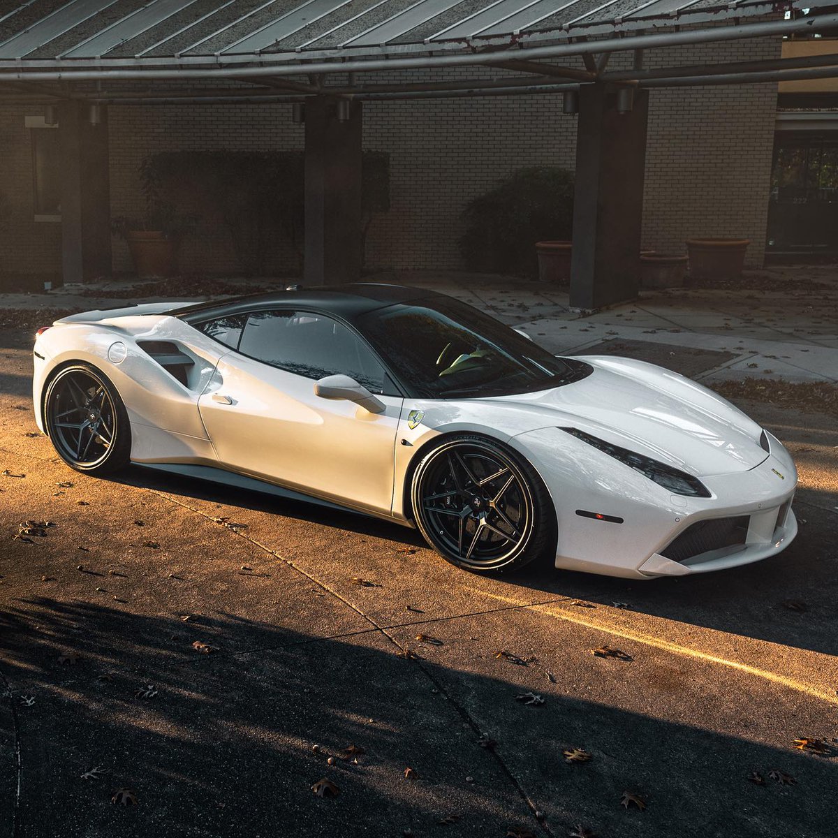 addict_auto's tweet photo. Ferrari 488 🤍😚 https://t.co/R3ybul6wfR