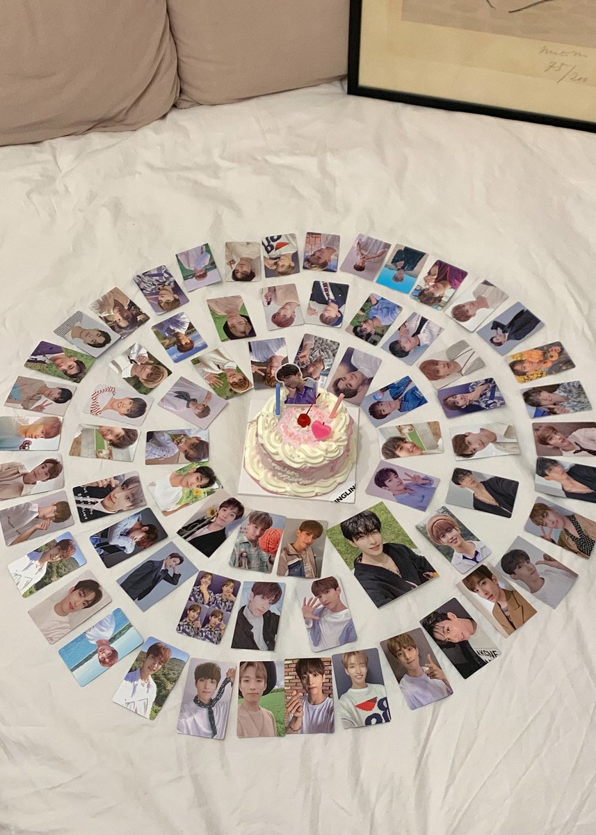 kyeom_218's tweet photo. Happy birthday my aquarius boy 🤍 https://t.co/El8s4bmfWM