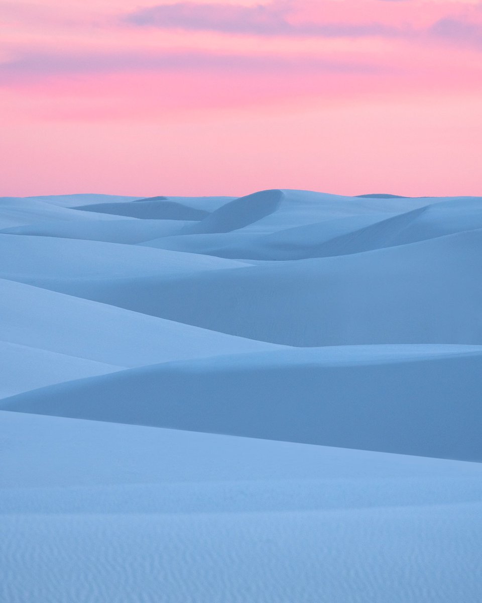 pale sky, white land; like somewhere past the end of the world -r. rossetti