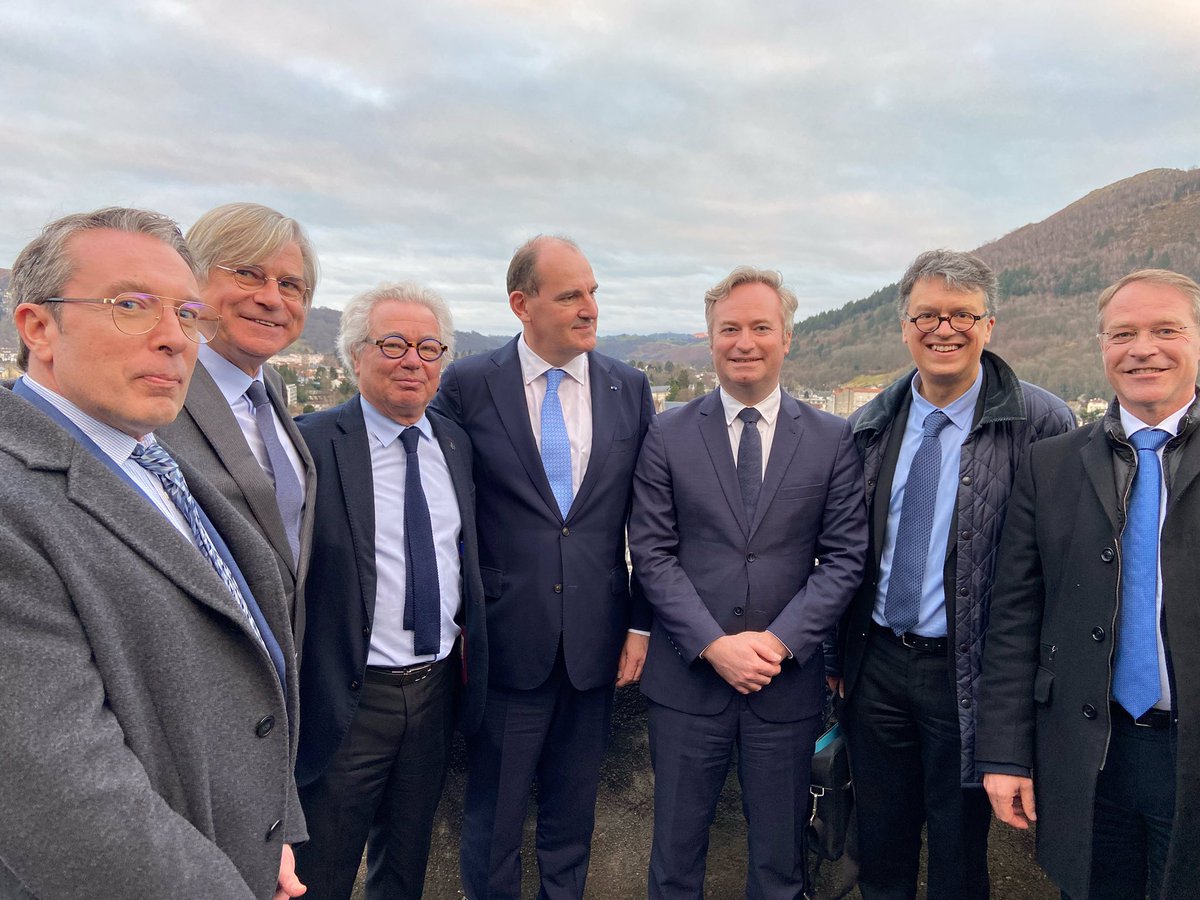 GHR_HCR's tweet photo. Didier Chenet notre président au côté d’Hervé Jeanson président du Club hôtelier de Lourdes partenaire associé @GNI_CHR présent lors de la présentation du plan #AvenirLourdes pour relancer le tourisme https://t.co/DFqMLhvibt