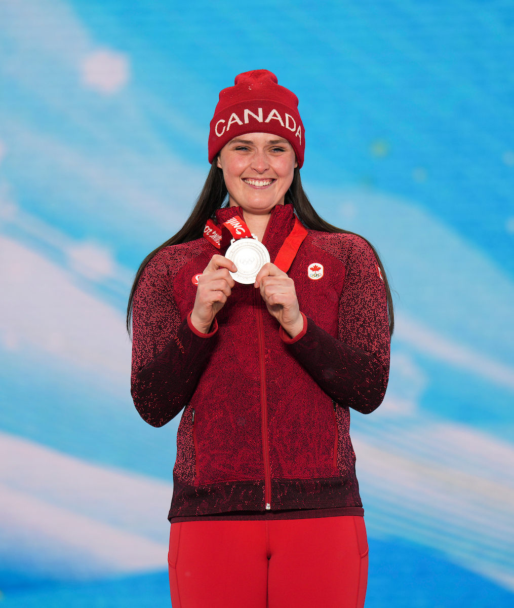 Alpine_Canada's tweet photo. How sweet it is. 🥈⤵️

“In 2014, I hadn’t been through a lot of injuries.  Having gone through a couple of knee injuries since, it’s very sweet to know my hard work has paid off.” @bigairmar 

📸 Darren Calabrese/COC https://t.co/mHcIODRdK5