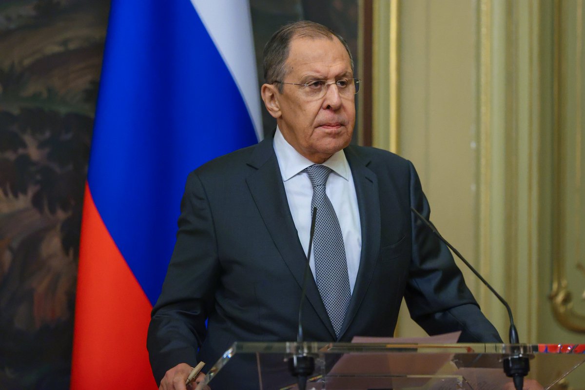 💬С.В.#Лавров в ходе пресс-конференции с главой МИД Италии <a href="/luigidimaio/">Luigi Di Maio</a>:

Вопрос про 20 февраля не ко мне.

☝️ 20 февраля заканчиваются наши учения, как это было объявлено. Закончится ли 20 февраля эскалация – не знаю. Не мы её раздуваем.

🔗bit.ly/3Bry7s9