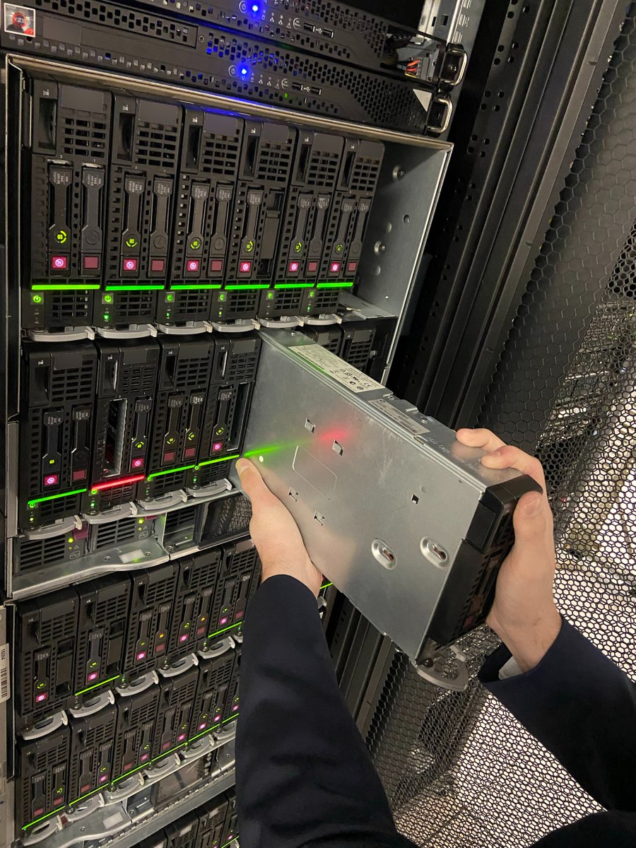 Agence_Apollo's tweet photo. Visite aujourd’hui au Datacenters de Montpellier 🌐

✔️ Vérification des serveurs Apollo COM

Vos hébergements, sites et app sont entre de bonnes mains.

#ApolloCOM #serveur #data #hoster #app #web https://t.co/BeYLVQLHQb
